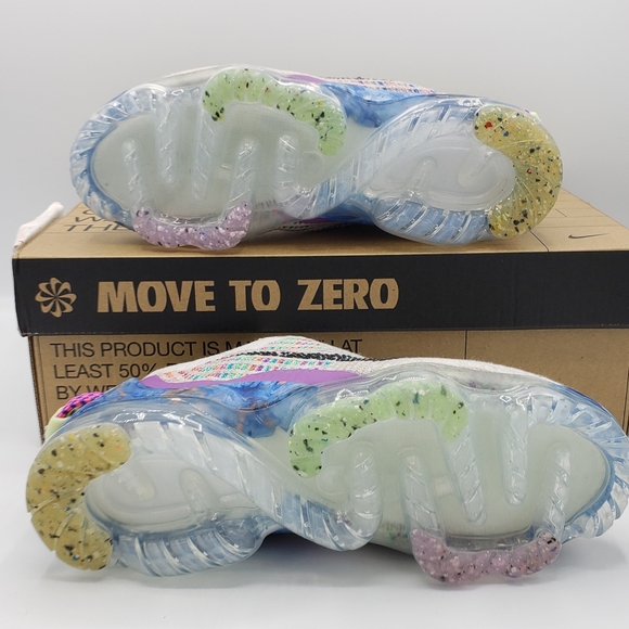 NIKE W AIR VAPORMAX 2020 FK Pure Platinum SIZE 6.5 - Picture 5 of 10